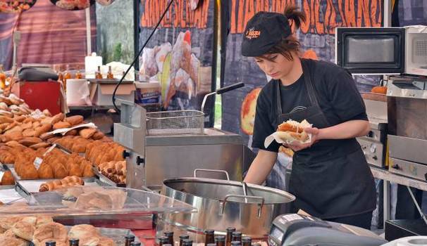 Ostia, il X Municipio dice sì alla invasione di camion bar di street food sul Pontile