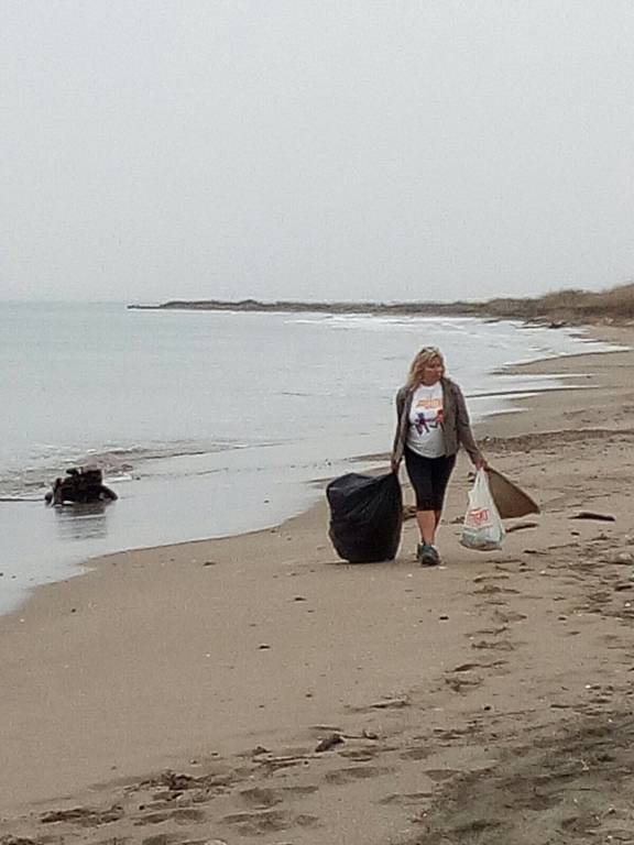 ‘Facciamola Pulita!’, i volontari al lavoro sulle spiagge di Tarquinia