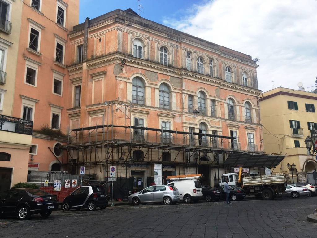 Ex Palazzo municipale a Gaeta, rimosse le impalcature