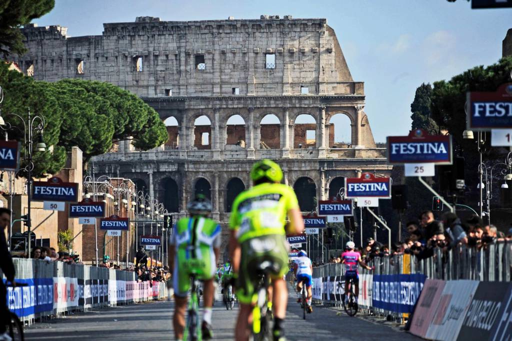 Giro d’Italia, fermati manifestanti pro Palestina