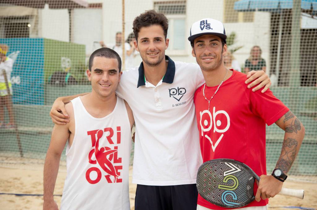 Beach tennis di solidarietà, ad Ostia i campioni sfidano i ragazzi dell’Anffas