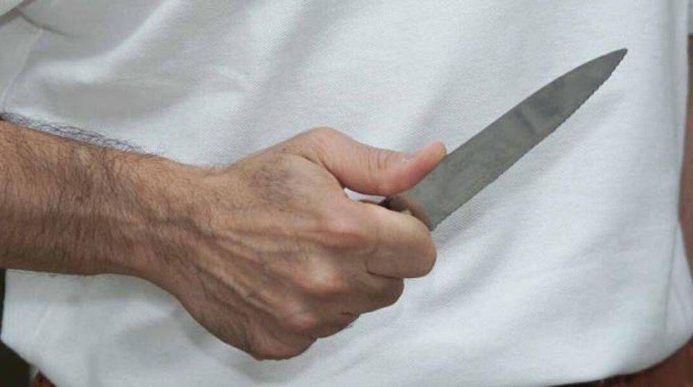 Punta il coltello alla testa della moglie, marito violento arrestato a Terracina