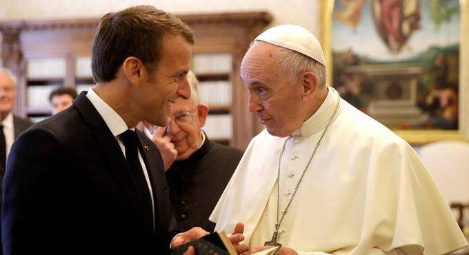 Papa Francesco e Macron a colloquio su Ue e migranti