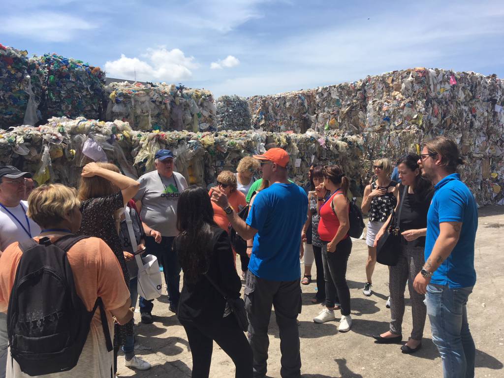 Funzionari pubblici israeliani studiano a Latina il riciclaggio dei rifiuti