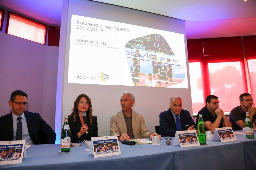 #Accendiamoilrispetto, Top Volley Latina e AbbVie celebrano il terzo anno nelle scuole, bullismo e ambiente tra i temi trattati