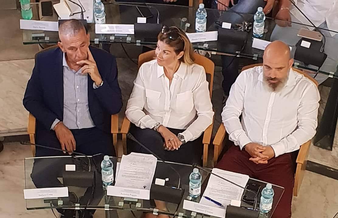 Ponte della Scafa, Poggio, Costa e D’Intino: “Sia convocato il Consiglio Comunale, no a divisioni politiche”
