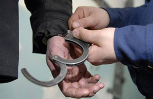 Tor San Lorenzo, carabinieri arrestano straniero per rapina a mano armata