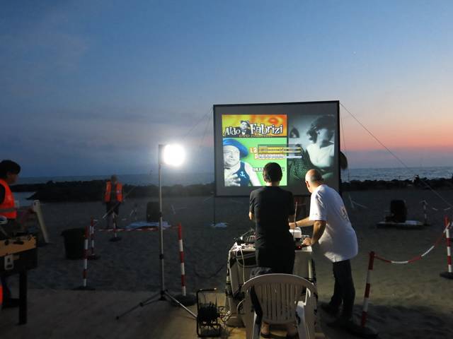 “Cinema sul mare”, grande successo per la prima tappa a Focene
