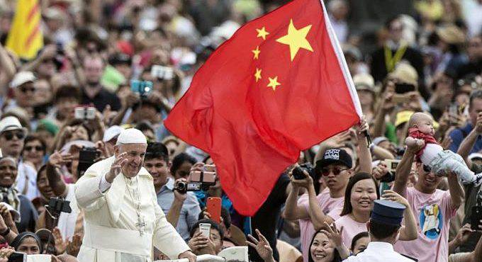 L’abbraccio del Papa ai cattolici in Cina: “Vivete vicende complesse, prego per voi”