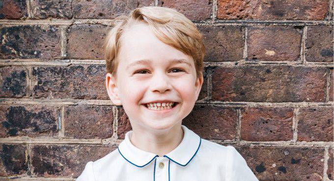 Baby George compie 5 anni, da Kensington Palace il ritratto del futuro re