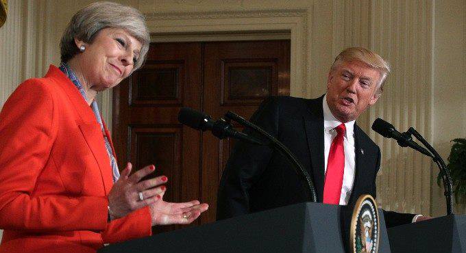 Trump critica la May su Brexit, a rischio l’accordo per gli scambi con gli Usa