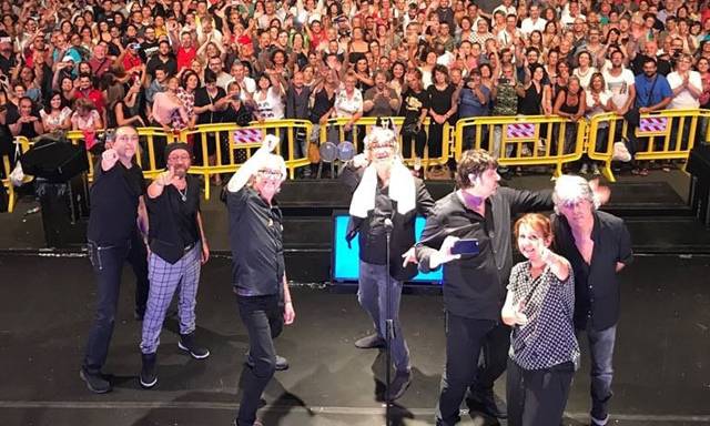 Il selfie degli Stadio dopo il concerto a Formia