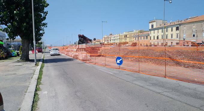 Fiumicino, cantiere su viale Traiano “abbandonato”: interrogazione urgente al Sindaco