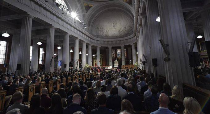 Il Papa e l’elogio del matrimonio: “È un amore che dà origine a una nuova vita”