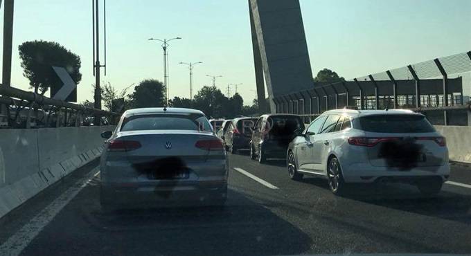 Incidente sul Viadotto della Magliana: autostrada Roma- Fiumicino in tilt