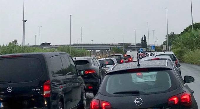 Tamponamento sulla Roma- Fiumicino: traffico in tilt