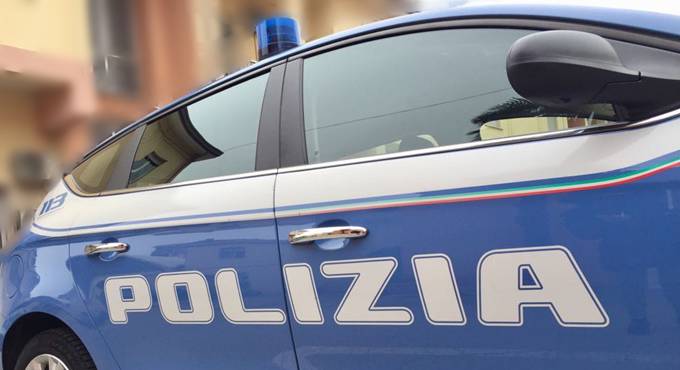 Roma, rapinano un agente fuori servizio della collanina: inseguiti e arrestati