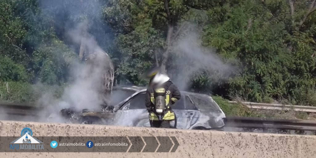 auto in fiamme pontina