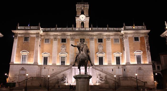 Campidoglio, oltre 500 nuovi led illuminano la piazza di Michelangelo