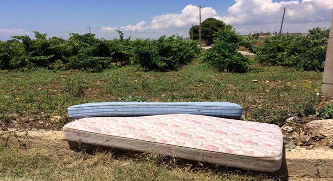 Il Comune di Ardea avvia la raccolta straordinaria di tutti i materassi abbandonati in strada