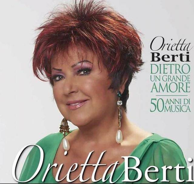 “Minturno musica estate”, a Orietta Berti consegnato il premio alla carriera