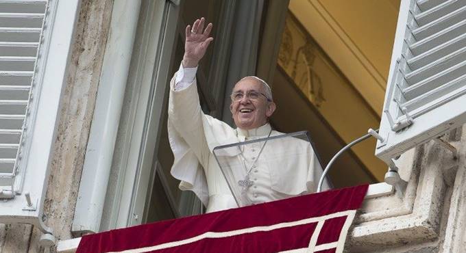 Papa Francesco bloccato in ascensore, liberato dai Vigili del Fuoco