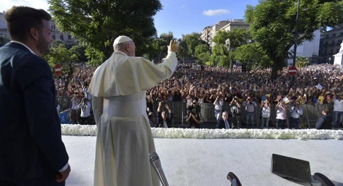Il Papa ai giovani: “Siete chiamati a essere albe di speranza”