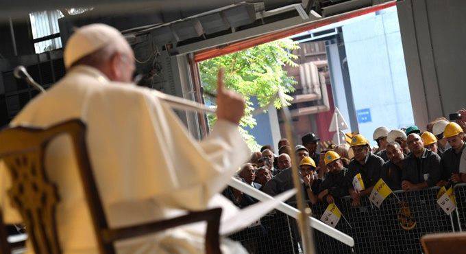 Papa Bergoglio sul lavoro: “L’uomo è la risorsa più importante di ogni azienda”