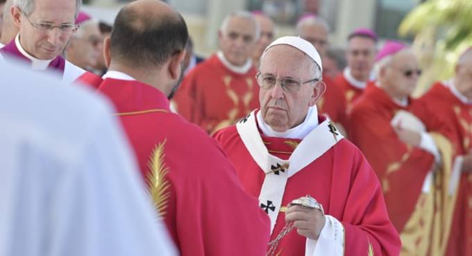 Il grido del Papa contro la mafia: “C’è bisogno di uomini d’amore non di uomini d’onore”