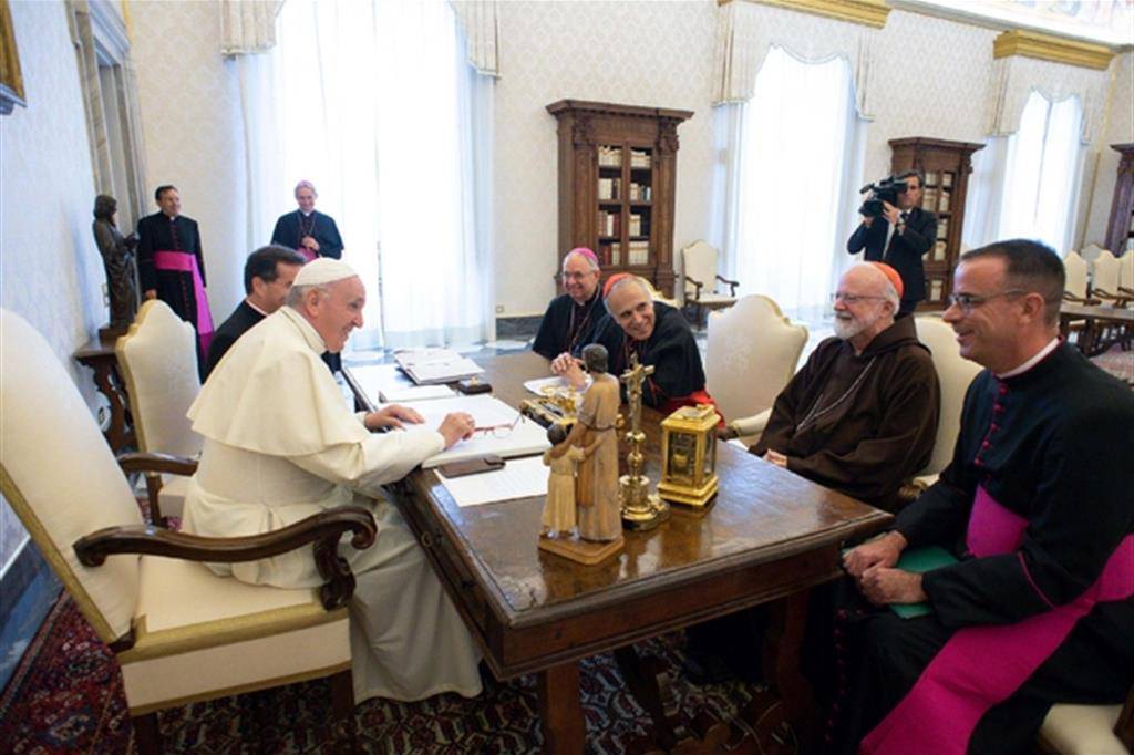 Papa Francesco: “Gli abusi sono una voragine spirituale, Dio è stato reso muto”