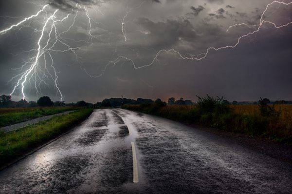 Tempeste elettriche e forte vento: 10 e 11 dicembre allerta meteo arancione sul Lazio