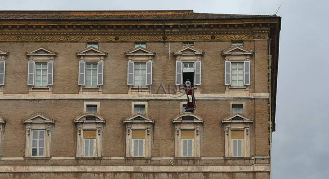 Francesco: “Non scoraggiamoci davanti alla croce: con Dio le fragilità diventano opportunità”