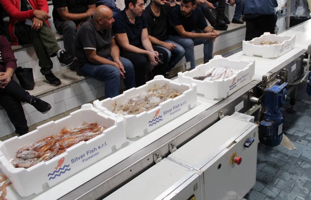 Asta del Pesce da record: 50mila cassette battute a Fiumicino