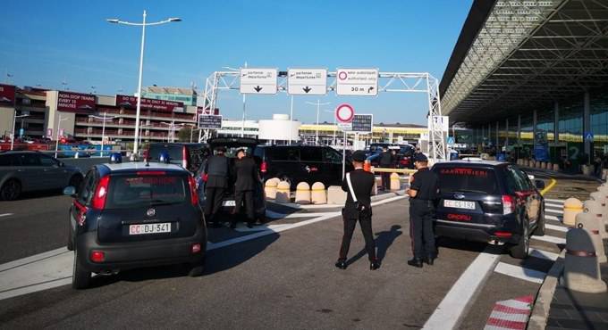 carabinieri aeroporto fiumicino