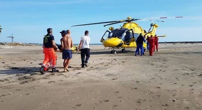 Kitesurfer ferito a Torre Flavia, indaga anche la Nato