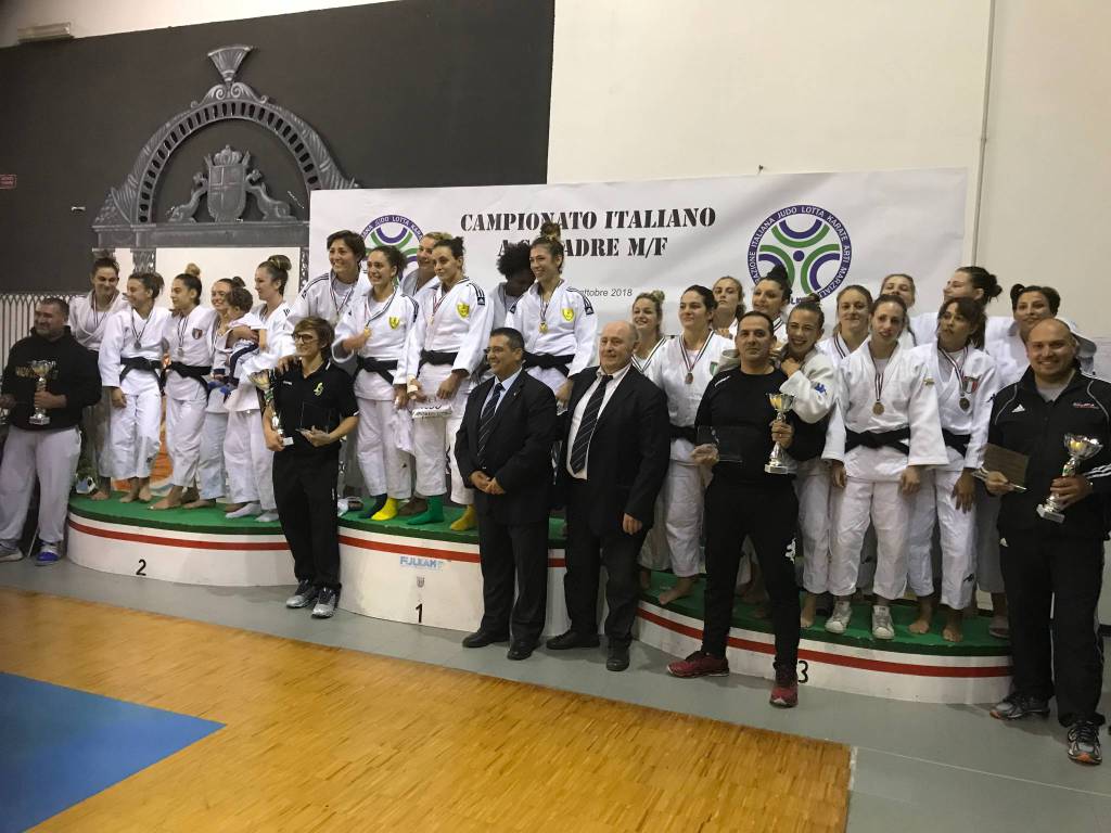 Judo, ai Tricolori a squadre di Follonica, le Fiamme Gialle fanno doppio oro, vittoria per gli uomini e le donne