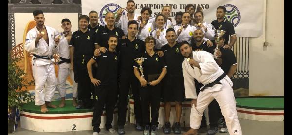 Judo, ai Campionati Italiani di Grosseto, le squadre Fiamme Gialle vincono l’oro