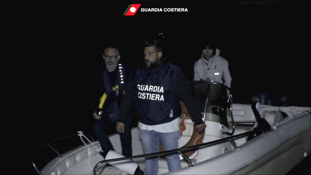 Pesca di frodo a Fiumara Grande, la Capitaneria sequestra 200 metri di rete