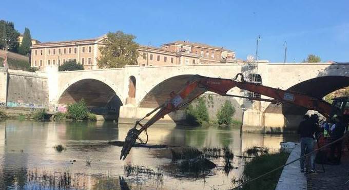 Recuperati i relitti dal Tevere