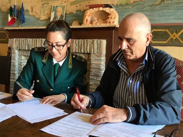 San Felice Circeo, il sindaco Schiboni firma il protocollo d'intesa con le guardie Norsaa