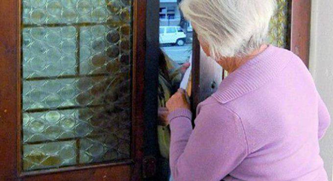 Anziana truffata a Fiumicino: cercano di spillarle 4.000 euro, si “accontentano” di oro e gioielli