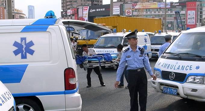 Cina, piomba con l’auto sulla folla: morti 5 bambini fuori scuola