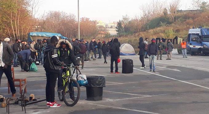 Migranti, sgomberato il presidio Baobab a Roma. Salvini: “Basta illegalità”