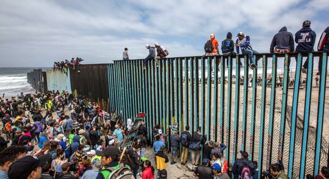 Allarme migranti, è crisi umanitaria al confine Usa