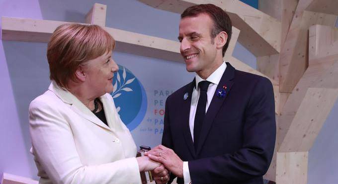 Merkel e Macron uniti: “Il nazionalismo minaccia l’Unione Europea”