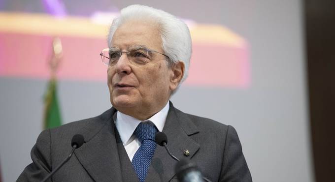 Mattarella: “Serve una responsabilità comune sul tema migranti”