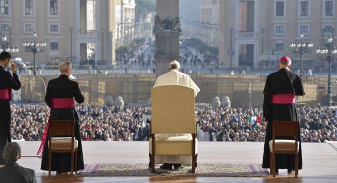 Il Papa: “Chiacchiere e menzogne uccidono le relazioni”