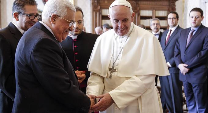 Il Papa incontra Abu Mazen: “Riattivare il processo di pace tra israeliani e palestinesi”