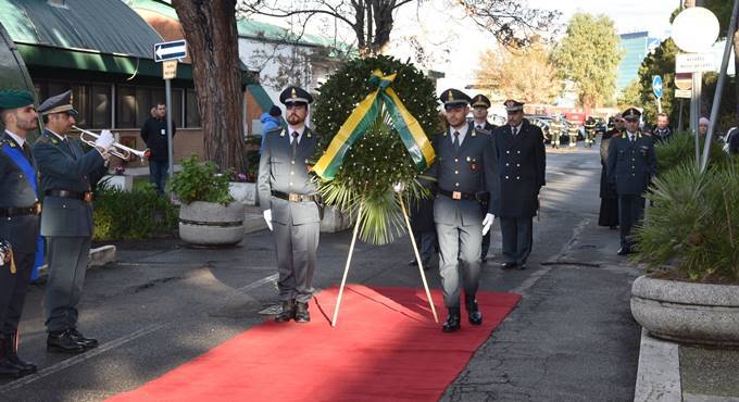 All’aeroporto di Fiumicino la solenne cerimonia militare in ricordo del finanziere Antonio Zara