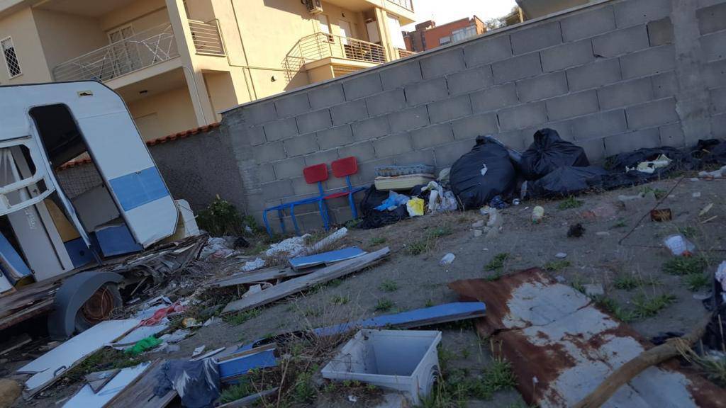 Fiumicino, l’allarme di Casapound: “Il territorio abbandonato al degrado”